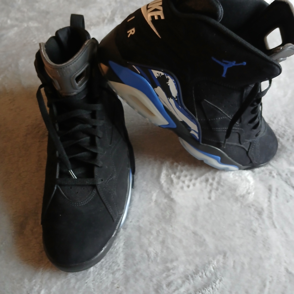 Nike Air Men's Black and Blue Sneakers